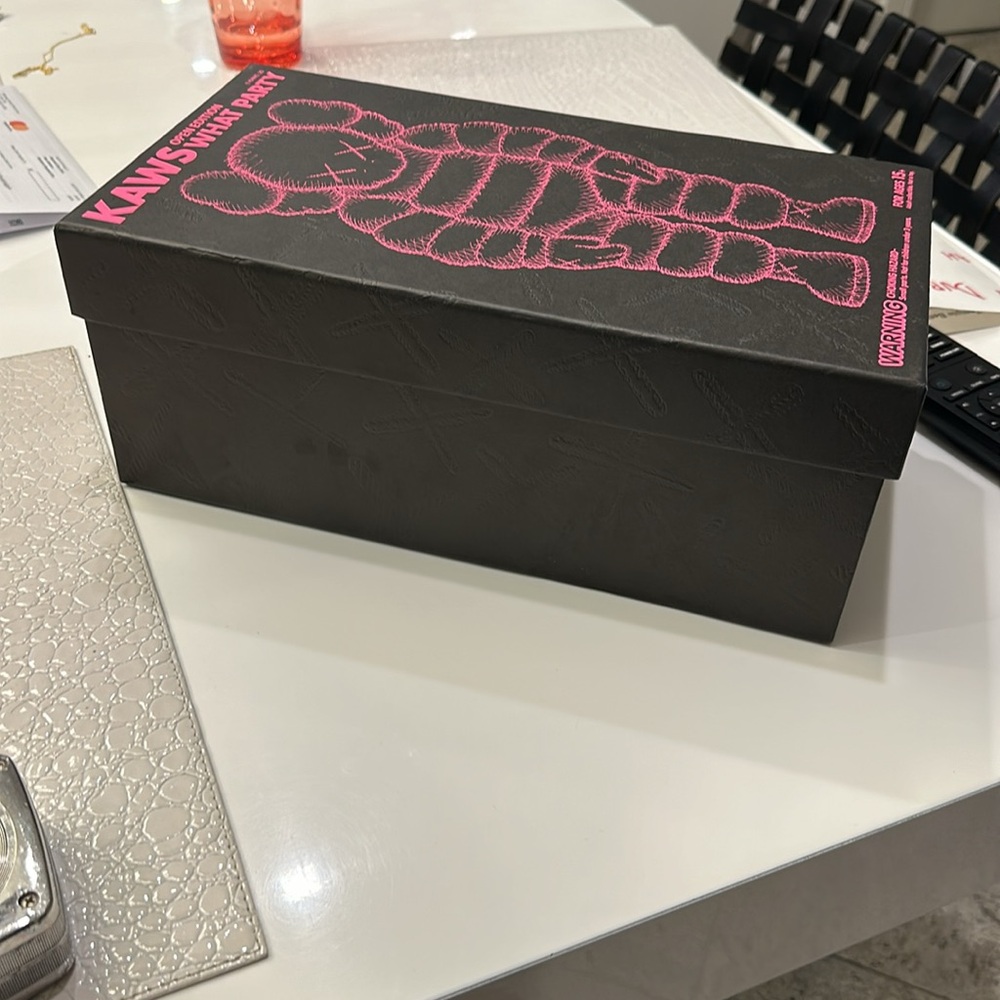 Authentic Kaws packaging - Picture 6 of 7